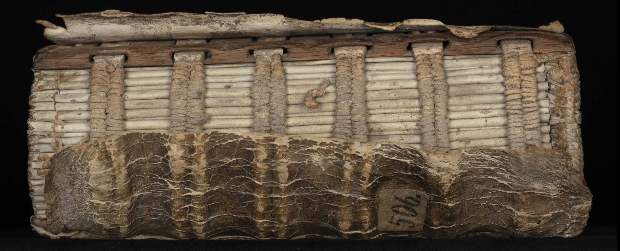 Herzog August Bibliothek Wolfenbüttel Cod. Guelf. 506 Helmst., spine